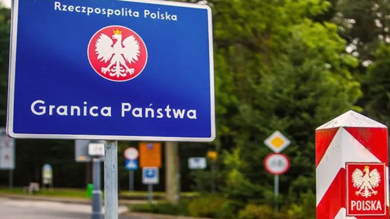 Poland bans entry of trucks from Belarus and Russia